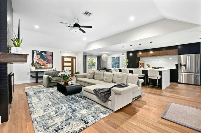 1901 Glencliff DR, Austin, TX 78704