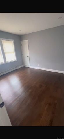 27 Brook Avenue, Bay Shore, NY 11706