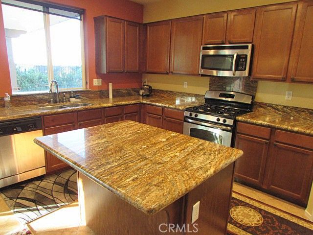 10918 Clover Cir, Corona, CA 92883