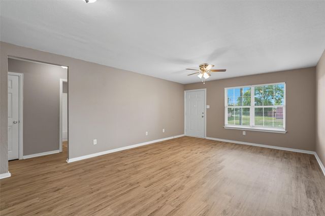 1715 Manor Garden, Greenville, TX 75401