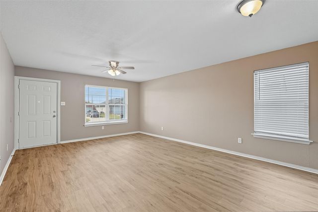 1715 Manor Garden, Greenville, TX 75401