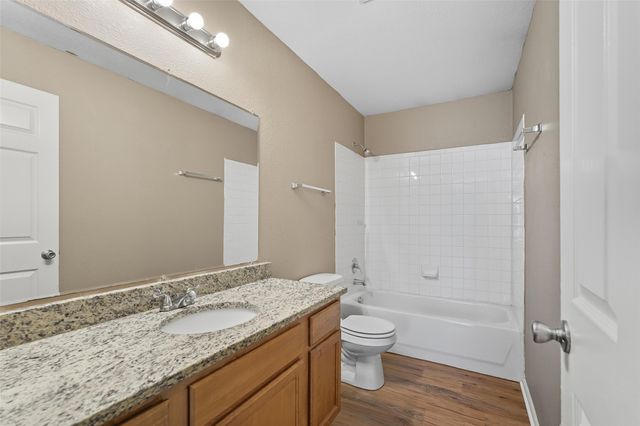 1715 Manor Garden, Greenville, TX 75401