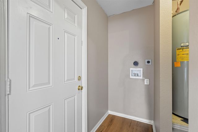 1715 Manor Garden, Greenville, TX 75401