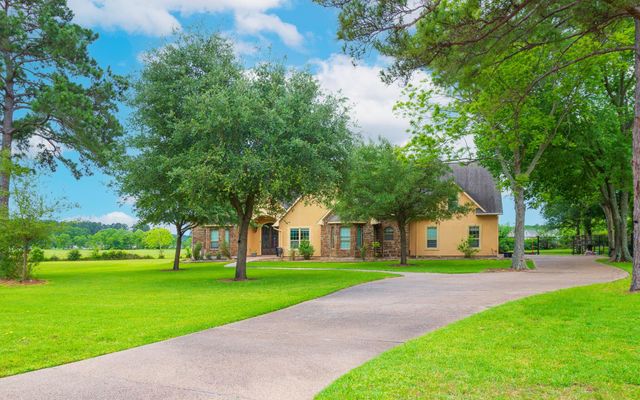 10863 Bourbon Street, Willis, TX 77318