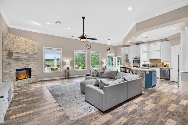 10863 Bourbon Street, Willis, TX 77318