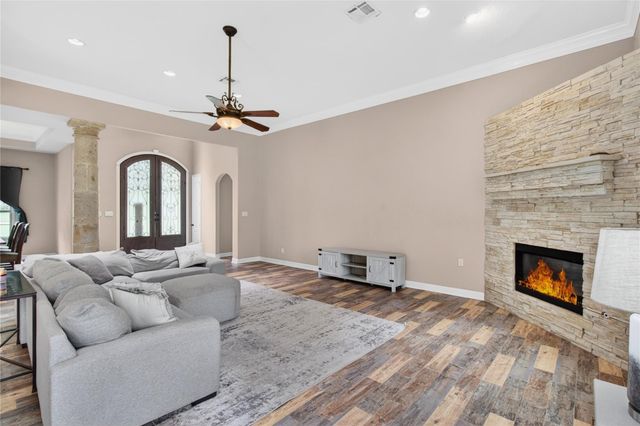 10863 Bourbon Street, Willis, TX 77318