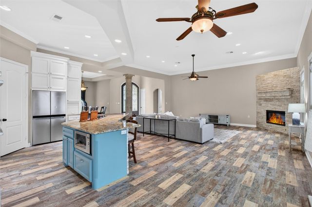 10863 Bourbon Street, Willis, TX 77318