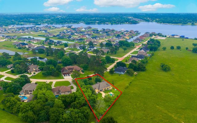 10863 Bourbon Street, Willis, TX 77318