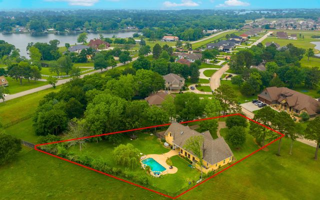 10863 Bourbon Street, Willis, TX 77318