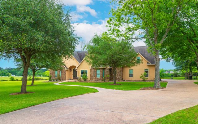10863 Bourbon Street, Willis, TX 77318