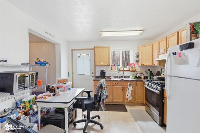 901 N Lucus Road, Wasilla, AK 99654
