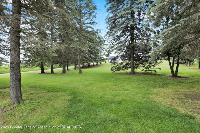 4360 Drumheller Road, Bath, MI 48808