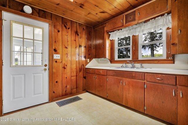 4360 Drumheller Road, Bath, MI 48808