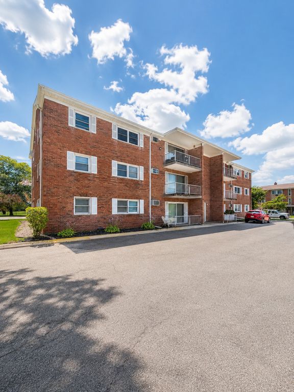4420 W 111th Street 104, Oak Lawn, IL 60453