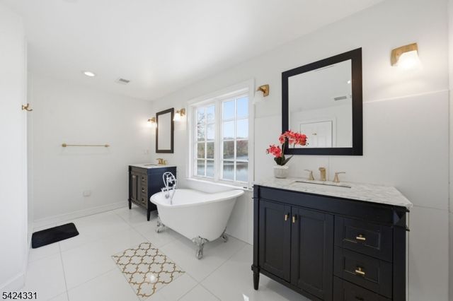 11 N Pocono Rd, Mountain Lakes Boro, NJ 07046
