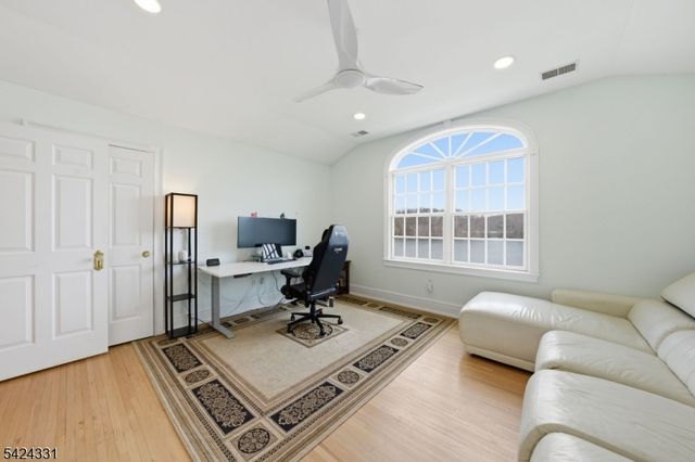11 N Pocono Rd, Mountain Lakes Boro, NJ 07046