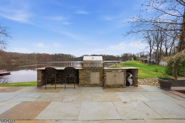 11 N Pocono Rd, Mountain Lakes Boro, NJ 07046