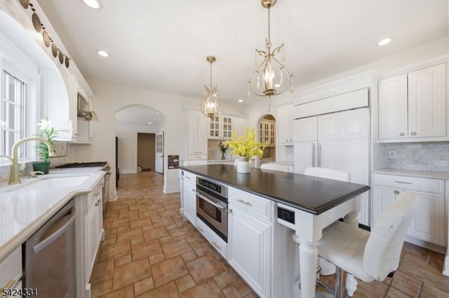 11 N Pocono Rd, Mountain Lakes Boro, NJ 07046