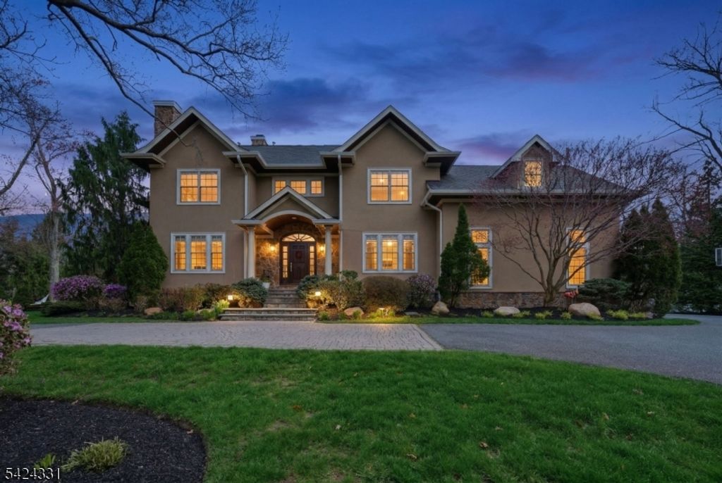 11 N Pocono Rd, Mountain Lakes Boro, NJ 07046