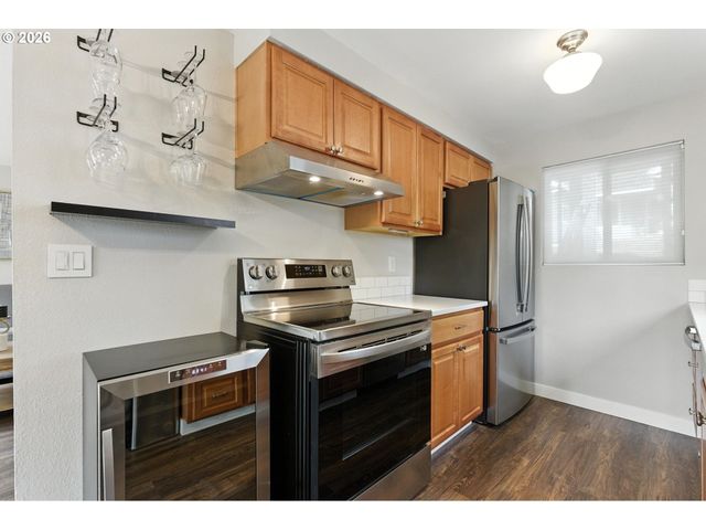 47 EAGLE CREST Dr 53, Lake Oswego, OR 97035