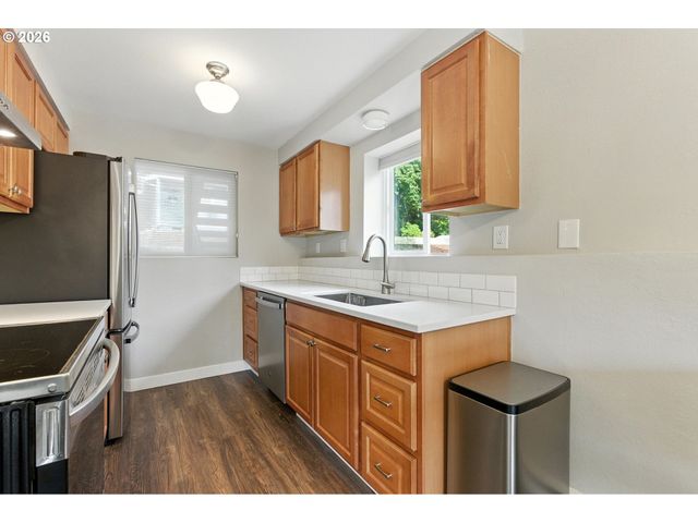 47 EAGLE CREST Dr 53, Lake Oswego, OR 97035