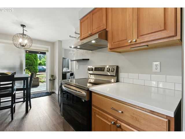 47 EAGLE CREST Dr 53, Lake Oswego, OR 97035