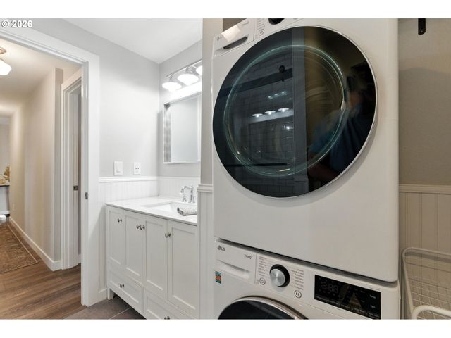 47 EAGLE CREST Dr 53, Lake Oswego, OR 97035