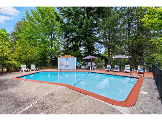 47 EAGLE CREST Dr 53, Lake Oswego, OR 97035