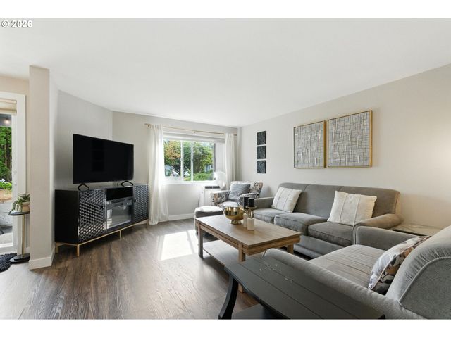 47 EAGLE CREST Dr 53, Lake Oswego, OR 97035