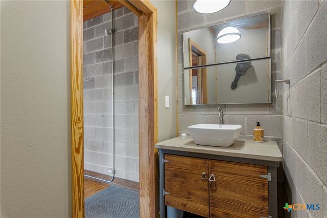 10104 Vassar Road, Jonestown, TX 78645