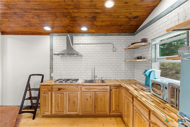 10104 Vassar Road, Jonestown, TX 78645