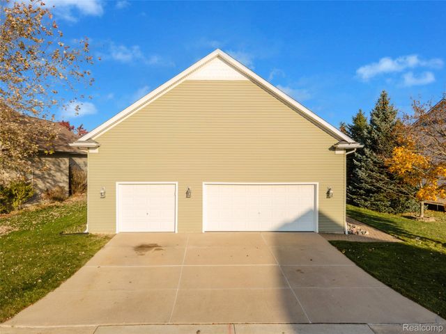 26738 Canterbury Circle, Huron Charter Township, MI 48164