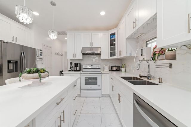 3430 Shadowwalk Drive, Houston, TX 77082