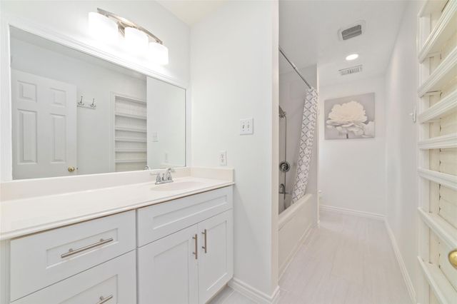 3430 Shadowwalk Drive, Houston, TX 77082