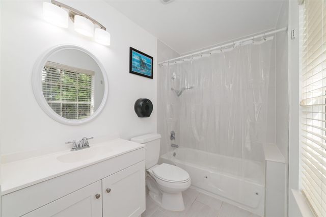 3430 Shadowwalk Drive, Houston, TX 77082