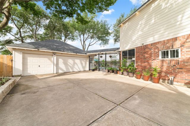 3430 Shadowwalk Drive, Houston, TX 77082