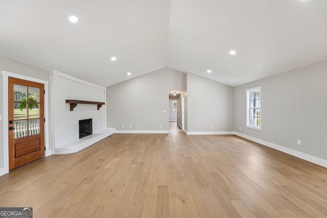 9902 Highway 16, Senoia, GA 30276