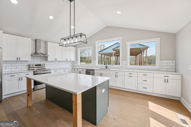 9902 Highway 16, Senoia, GA 30276