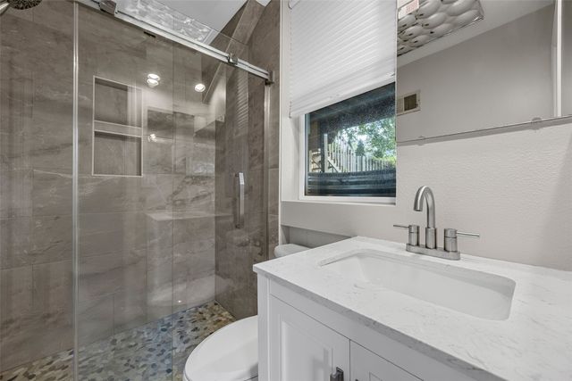 1339 E Bloomington Street, Iowa City, IA 52245