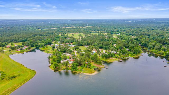 5 Big Lake Lane, Huntsville, TX 77320