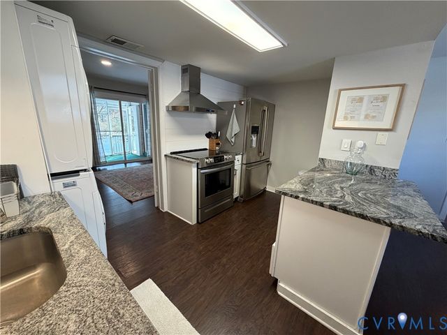 1533 Presidential Dr, Henrico, VA 23228