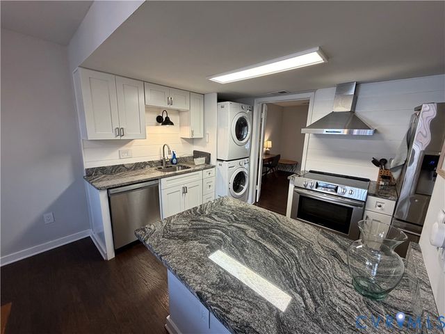 1533 Presidential Dr, Henrico, VA 23228