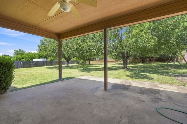 1121 The Meadows Parkway, Desoto, TX 75115