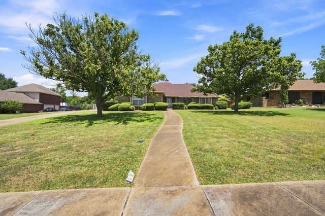 1121 The Meadows Parkway, Desoto, TX 75115