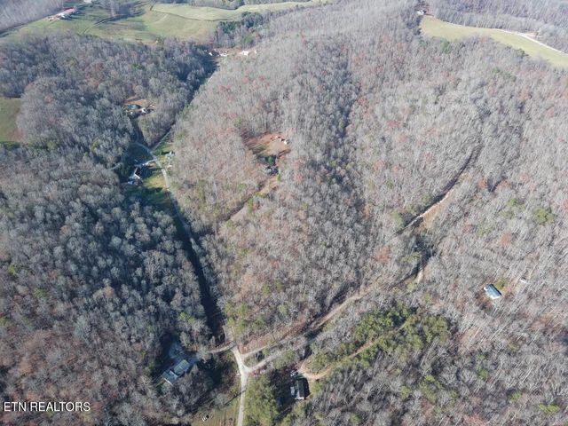 127 Lark Lane, Lafollette, TN 37766