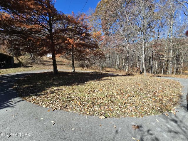 127 Lark Lane, Lafollette, TN 37766