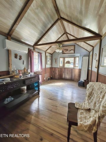 127 Lark Lane, Lafollette, TN 37766