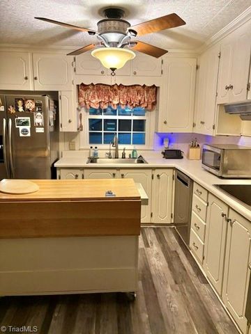 4184 Sunnydell Drive, Winston-salem, NC 27105