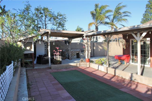 7470 Ginger, Fontana, CA 92336