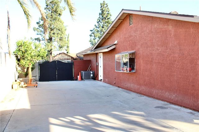 7470 Ginger, Fontana, CA 92336